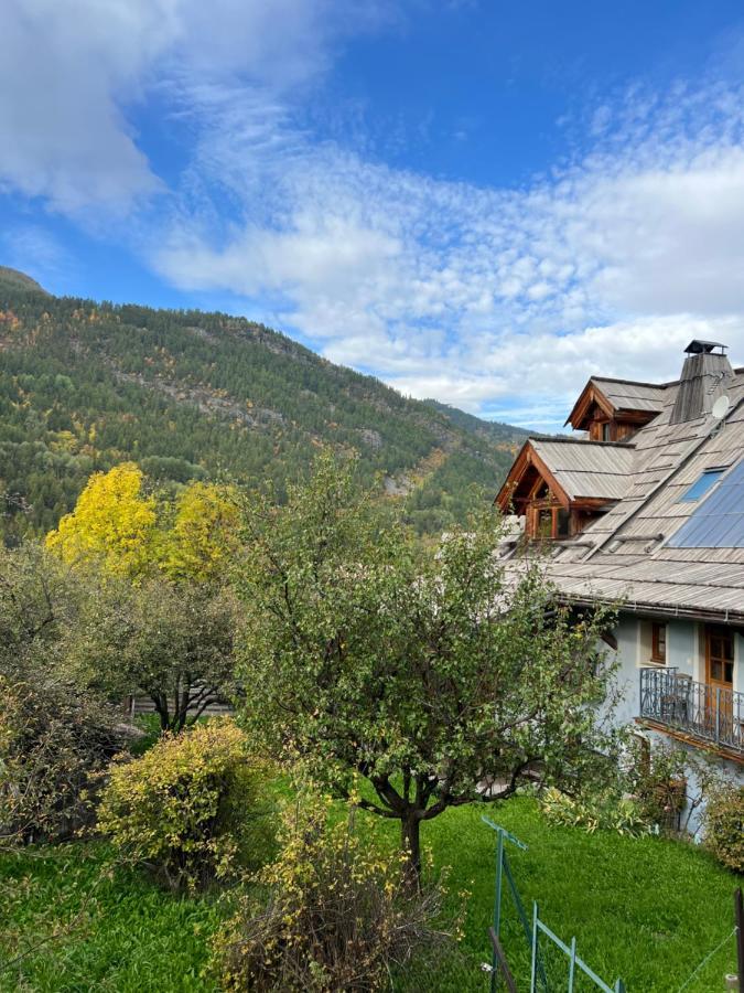 Bel Appartement 8 Personnes A Saint Chaffrey Exterior foto